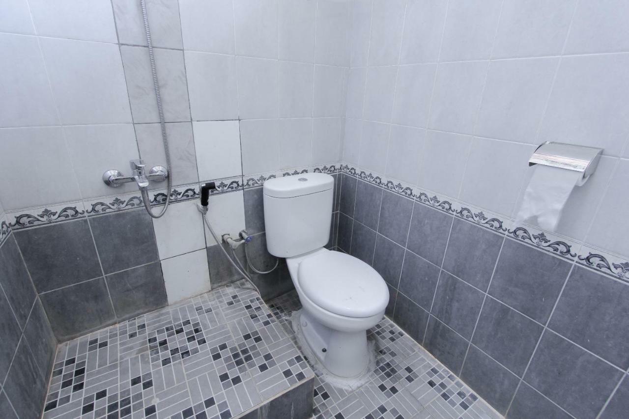 בניוואנגי Oyo 1361 Singosari Family Residence מראה חיצוני תמונה