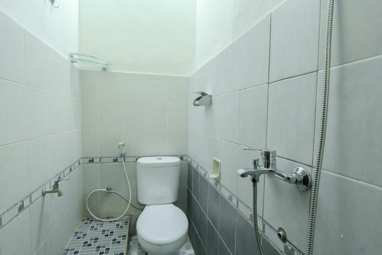 בניוואנגי Oyo 1361 Singosari Family Residence מראה חיצוני תמונה
